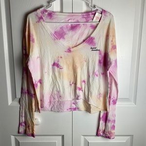 VS PINK long sleeve crop top